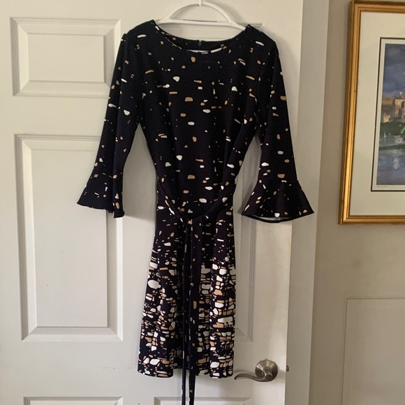 Beautiful Navy, White & Tan Abstract Bell Sleeve Dress 12 - Picture 2 of 6